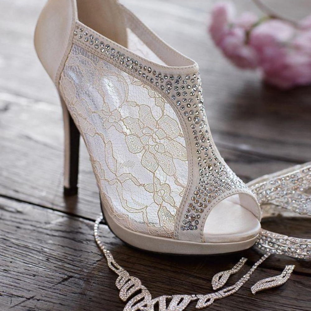 David's Bridal white pumps ayael 9 michelangelo